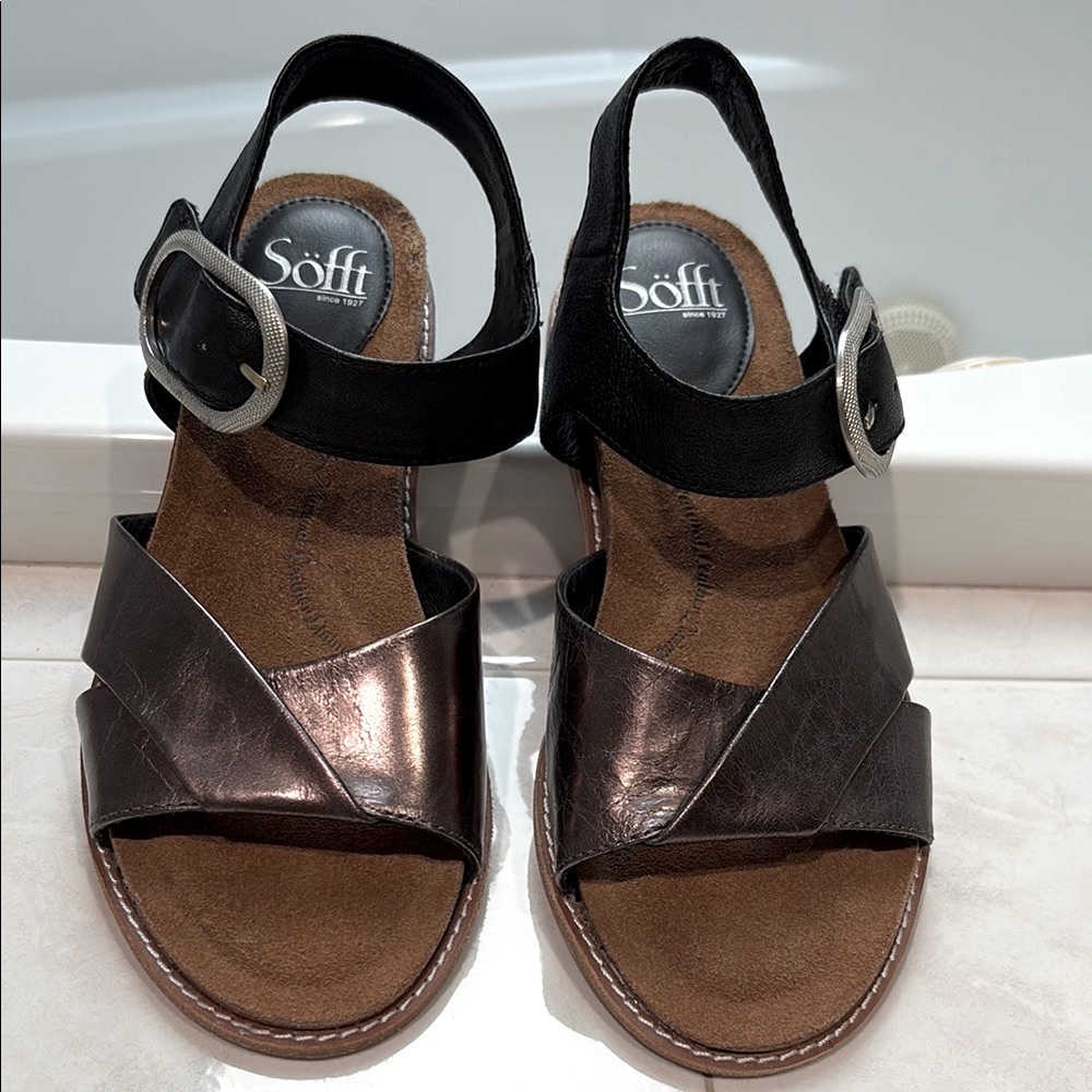 Women's Black Metallic Strap Sandals